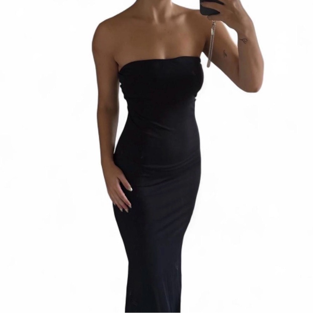 Elegant Black Strapless Dress